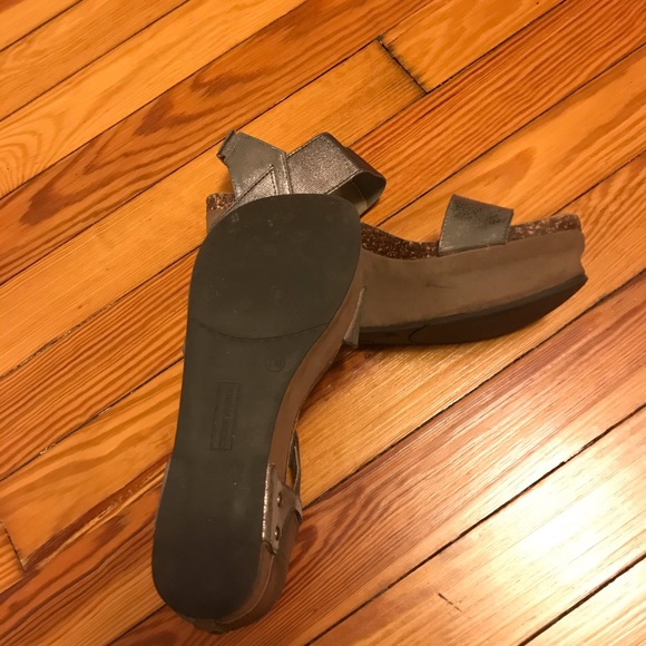 Crown Vintage Sandals - Picture 4 of 7